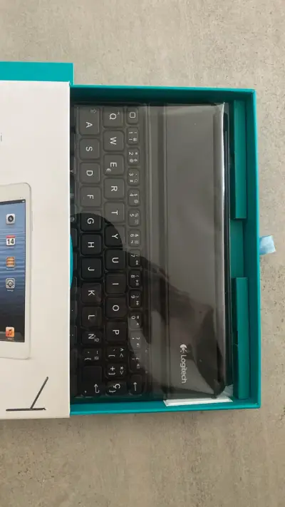 Teclado Logitech Ultrathin para iPad Mini - miniatura 2