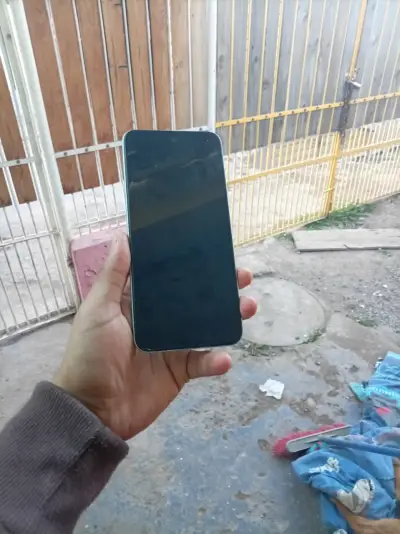 Smartphone con cámara dual verde - miniatura 2