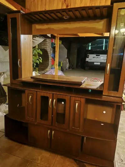 Mueble de madera para TV con estantes - miniatura 1