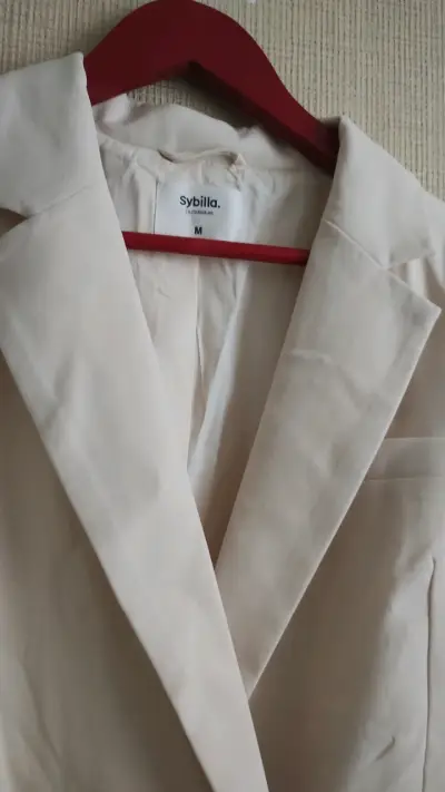 Blazer beige de mujer Sybilla elegante - miniatura 4
