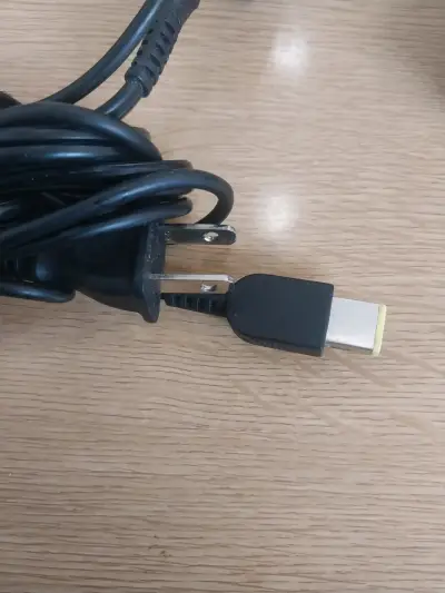 Cargador Lenovo 65W Punta Rectangular + Adaptador - miniatura 3