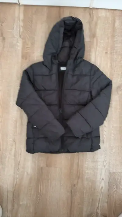 Chaqueta acolchada negra con capucha - miniatura 1