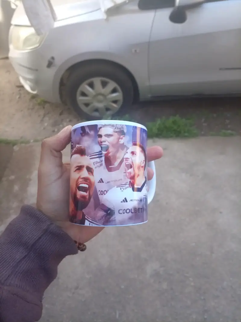Tazón de cerámica con diseño de campeones - 2