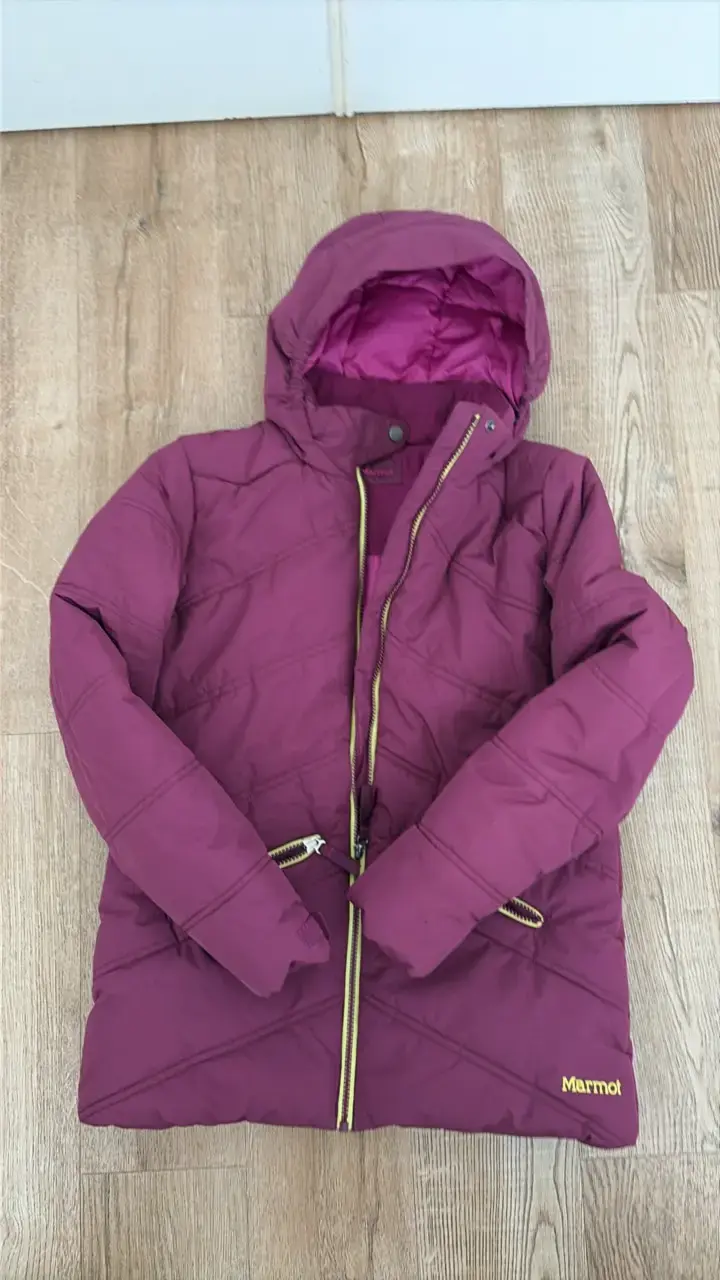 Chaqueta acolchada Marmot morada con capucha - 1