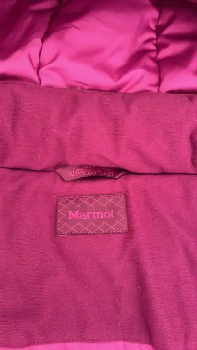 Chaqueta acolchada Marmot morada con capucha - miniatura 2