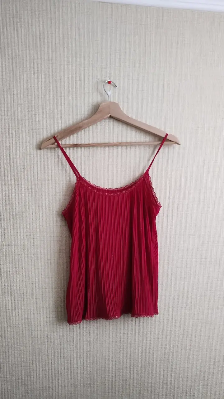 Blusa de tirantes roja plisada - 4