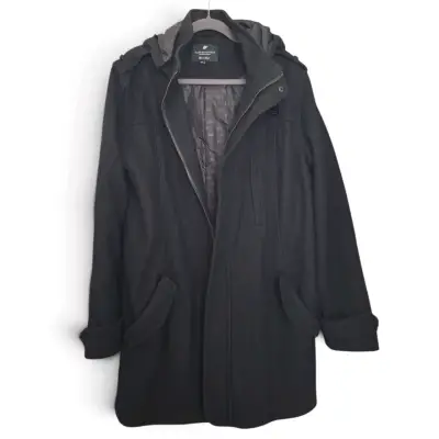 Abrigo negro con capucha para hombre - miniatura 2