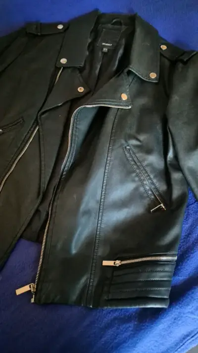 Chaqueta de cuero negra estilo biker Studio F - miniatura 5