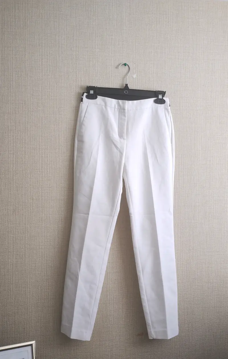 Pantalones blancos elegantes para mujer - 5