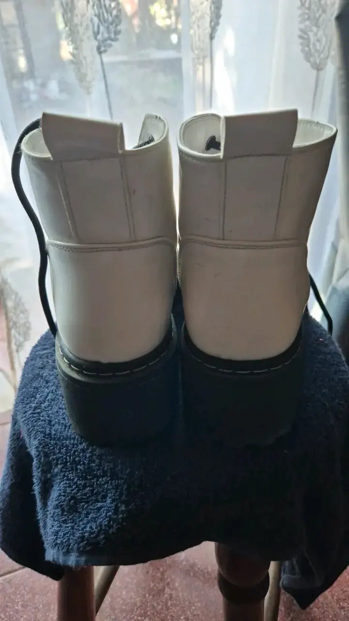 Botas blancas de cuero con cordones - 4