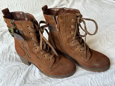 Botas de cuero marrón con cordones - miniatura 2