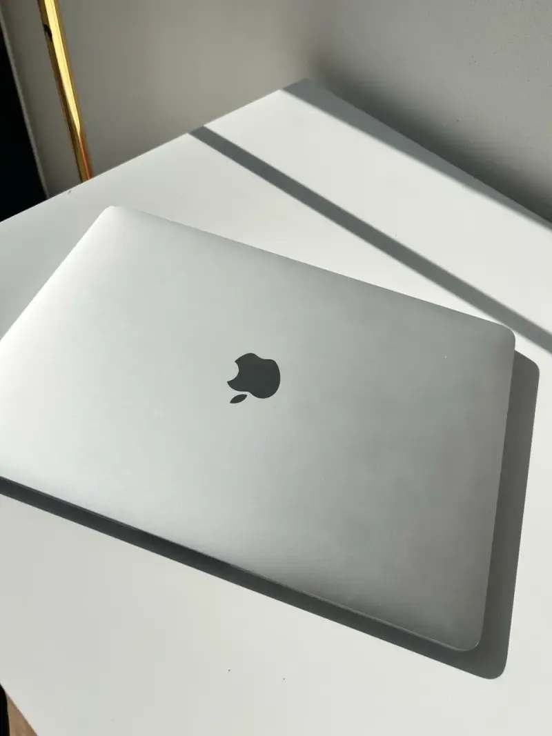 MacBook Air 13 pulgadas en buen estado - 1