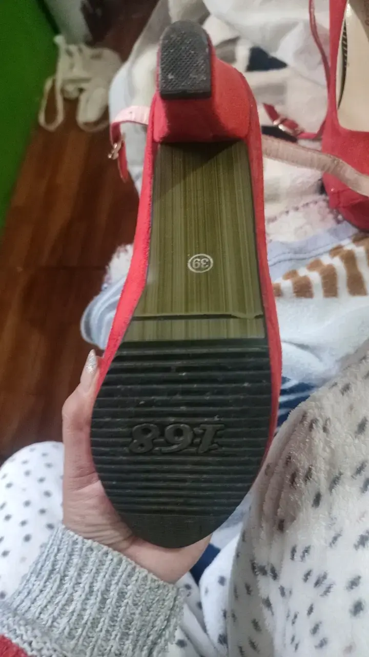 Zapatos de tacón rojo con correa - 3