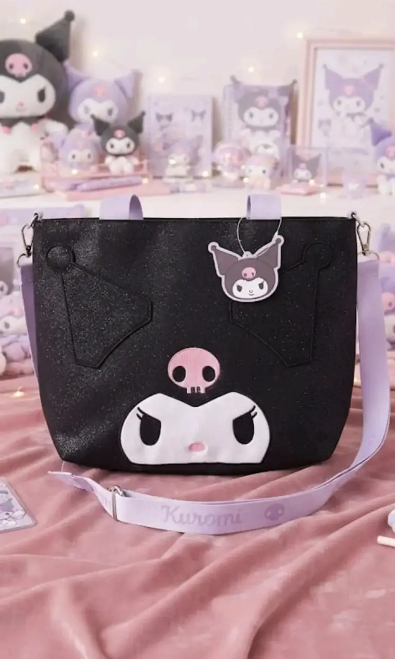 Bolso tote Kuromi negro con diseño kawaii