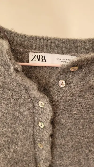 Chaleco  Zara con volantes CELESTE Y GRIS T/M - miniatura 5
