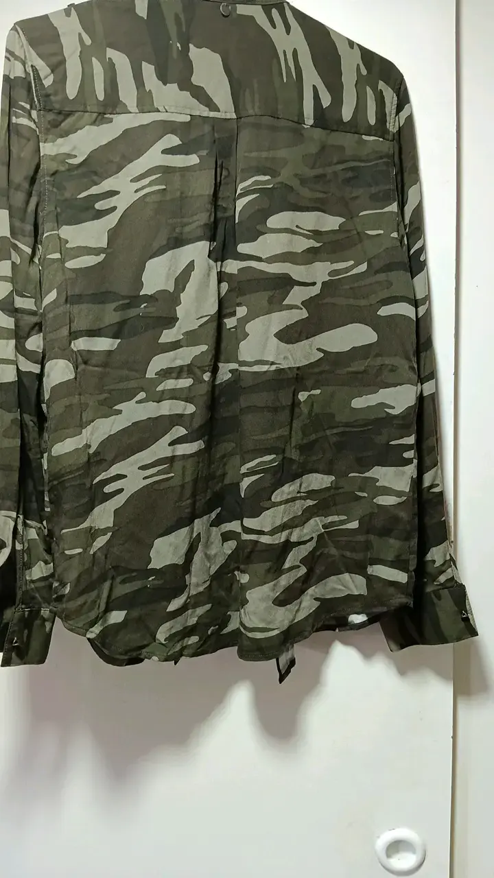 Camisa de mujer camuflada verde - 2