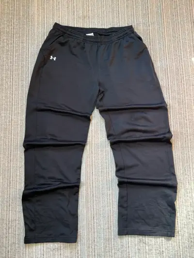 Pantalones deportivos Under Armour negros - miniatura 1