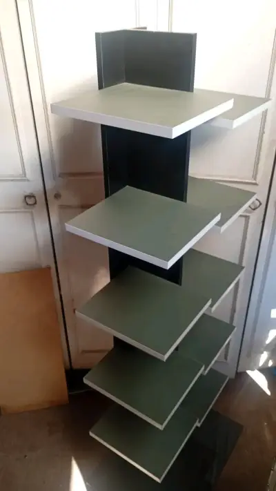 Estante de exhibición de madera moderno - miniatura 1