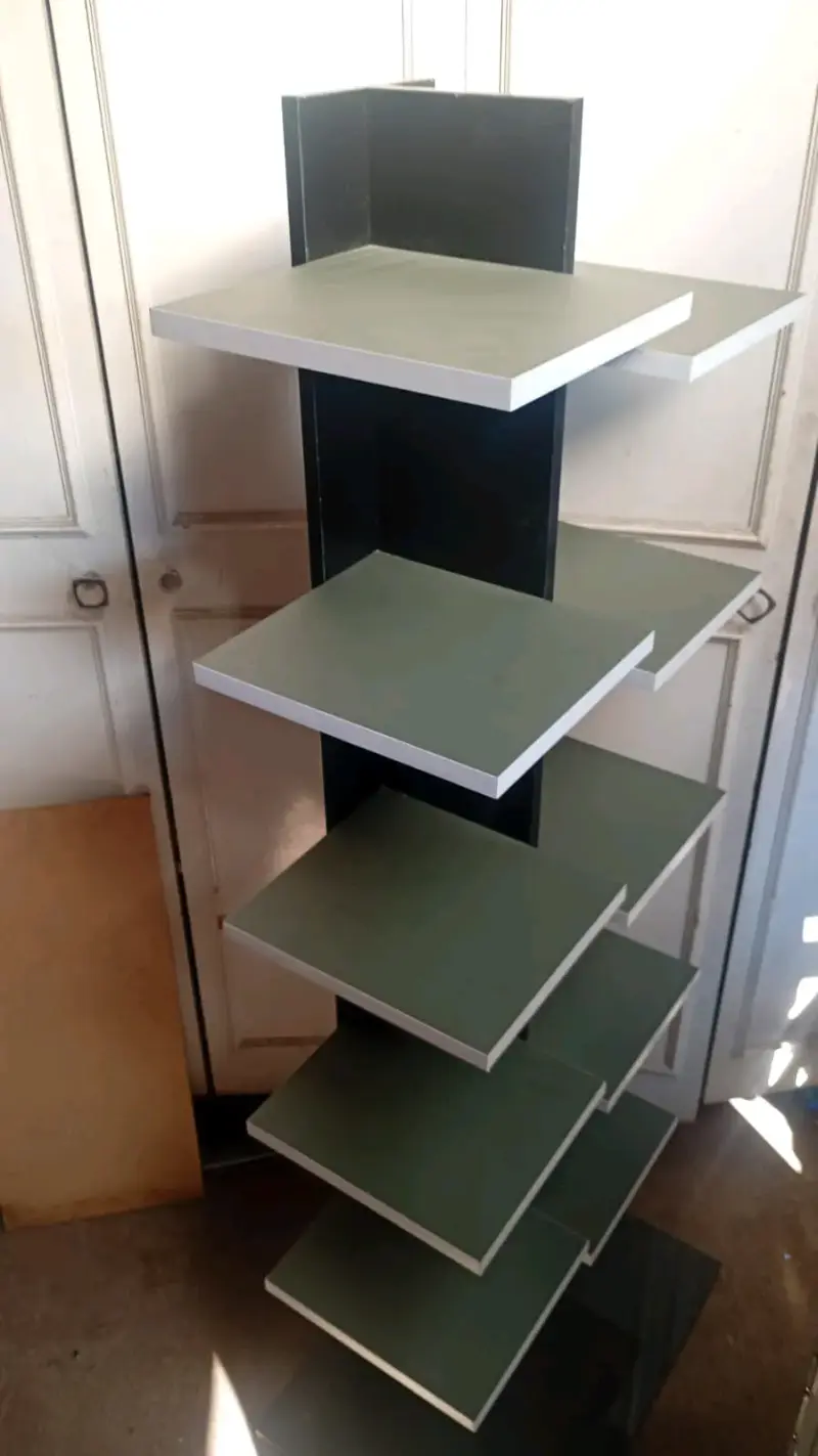 Estante de exhibición de madera moderno - 3