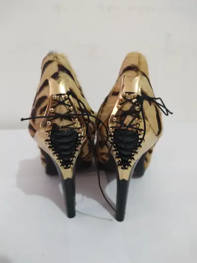 Tacones animal print con diseño eleganteT.37 -38 - miniatura 6