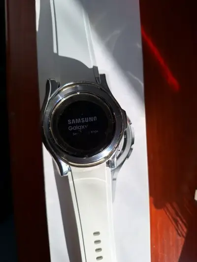 Samsung Galaxy Watch4 Classic blanco - miniatura 3