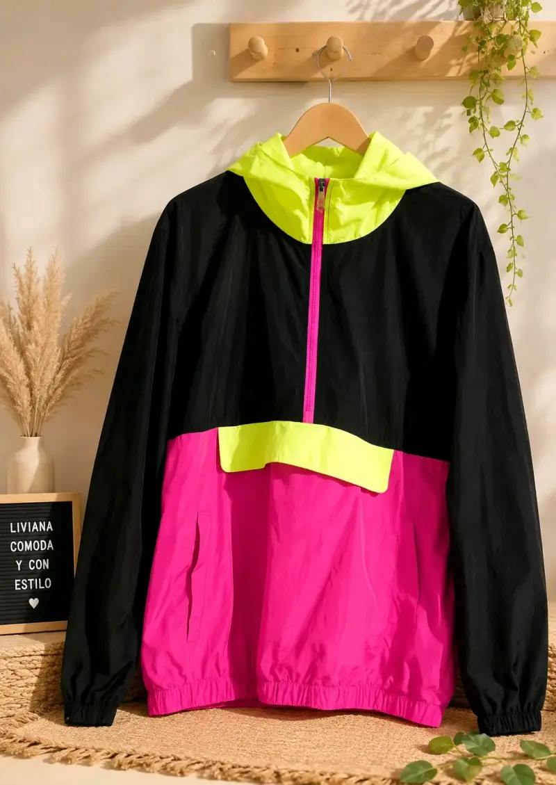 Cortaviento XL unisex negro y fucsia con capucha