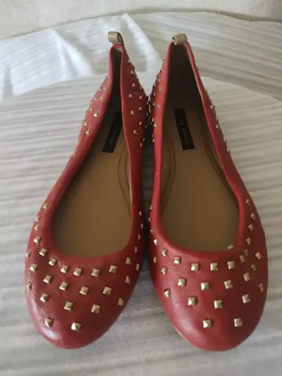 Bailarinas rojas con tachas Zara TALLA 35 - 36 - miniatura 1