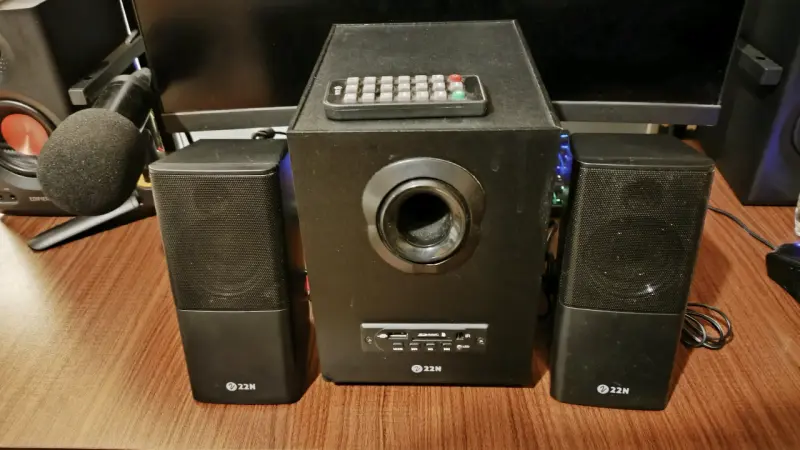 Sistema de parlantes 2.1 con subwoofer 22N - 2