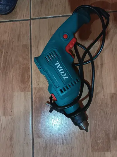 Taladro eléctrico Total de mano - miniatura 1