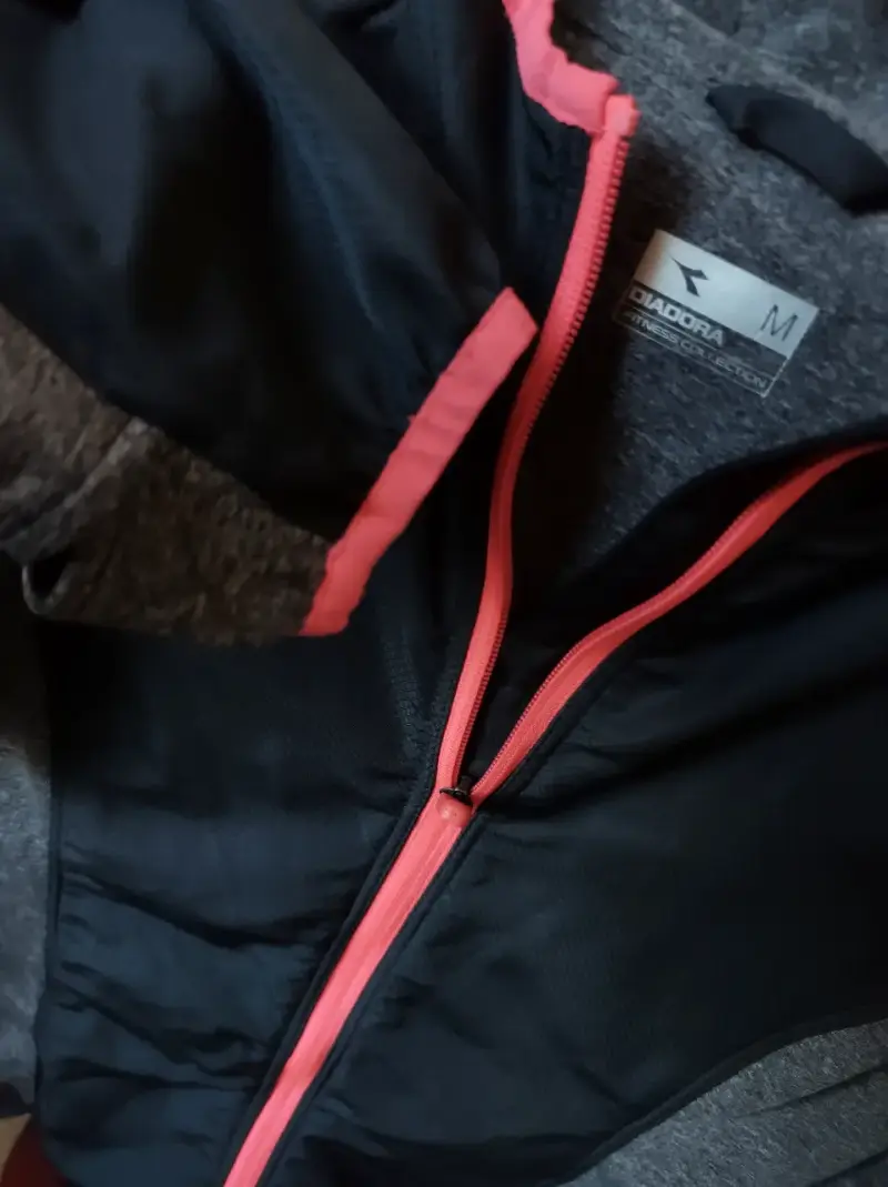 Chaqueta deportiva grisDiadora para mujer T. S - 4