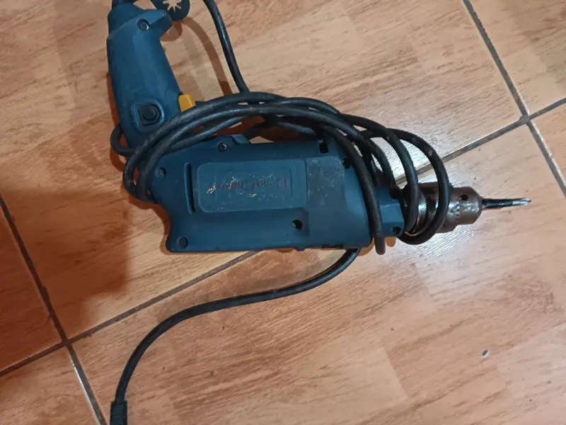 Taladro eléctrico Dong Cheng 220V usado - 2