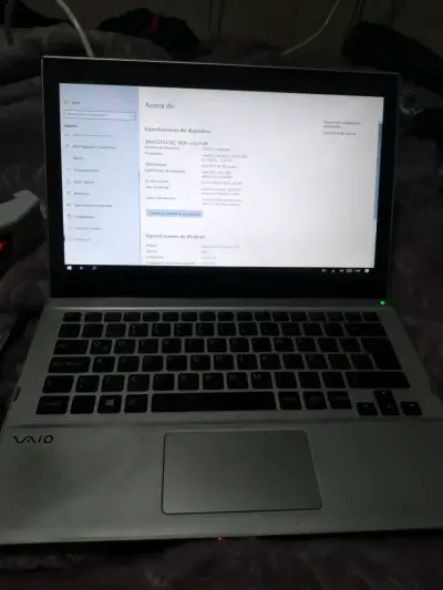 Notebook Sony Vaio con Windows 10 - miniatura 1
