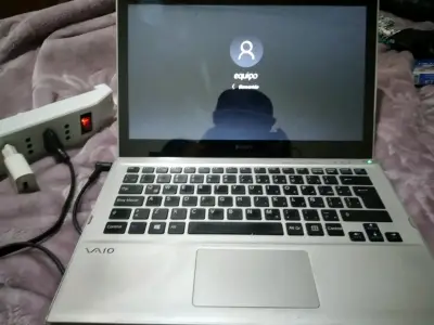 Notebook Sony Vaio con Windows 10 - miniatura 4