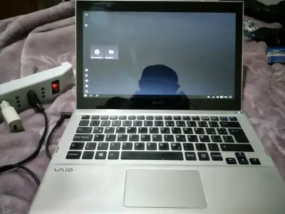 Notebook Sony Vaio con Windows 10 - miniatura 5