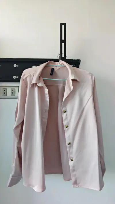 Blusa rosada de mujer con botones dorado MARITTIMO - miniatura 1