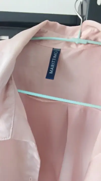 Blusa rosada de mujer con botones dorado MARITTIMO - miniatura 3