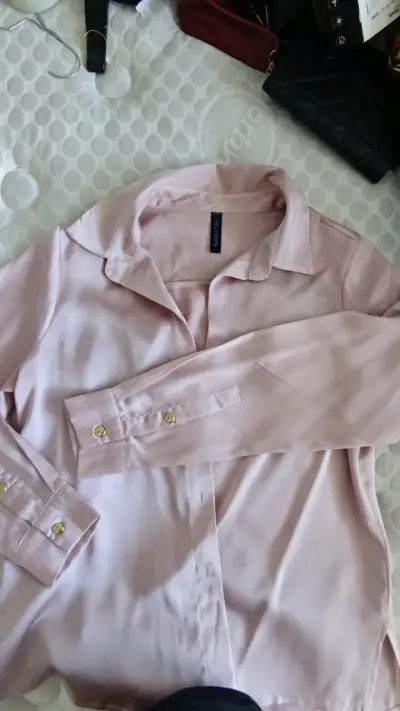 Blusa rosada de mujer con botones dorado MARITTIMO - miniatura 5