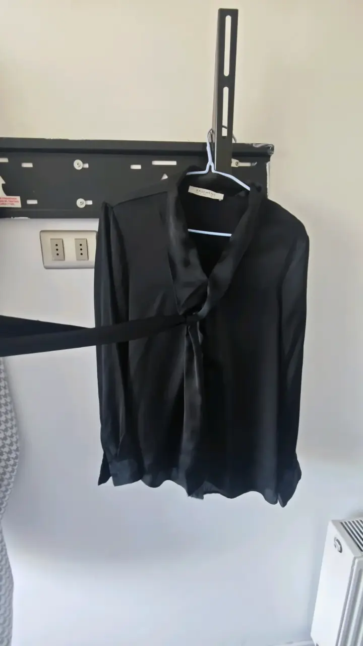 Blusa negra elegante Basement - 3