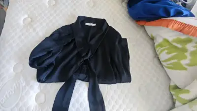 Blusa negra elegante Basement - miniatura 5