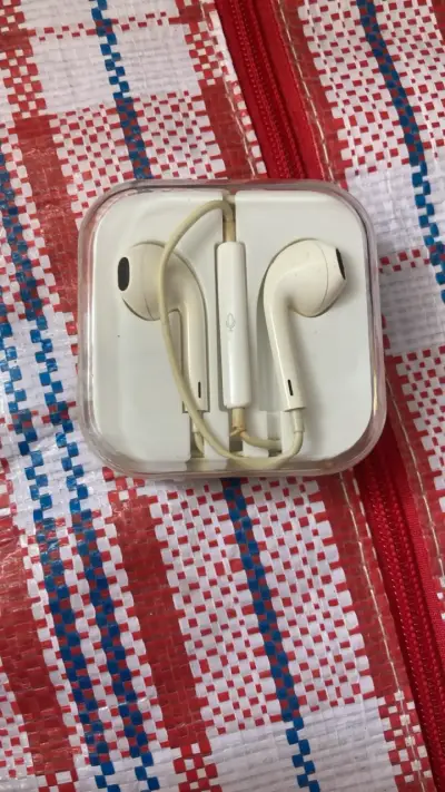 Auriculares con micrófono en estuche compacto Appl - miniatura 1