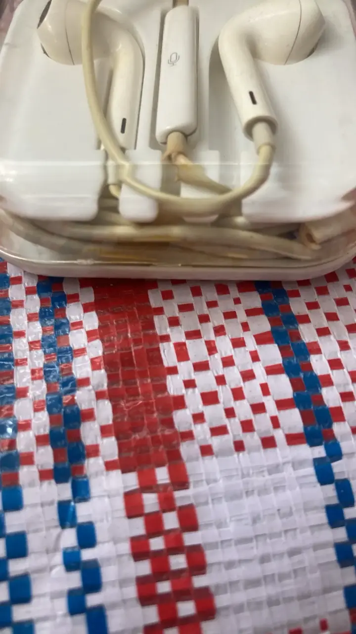 Auriculares con micrófono en estuche compacto Appl - 3