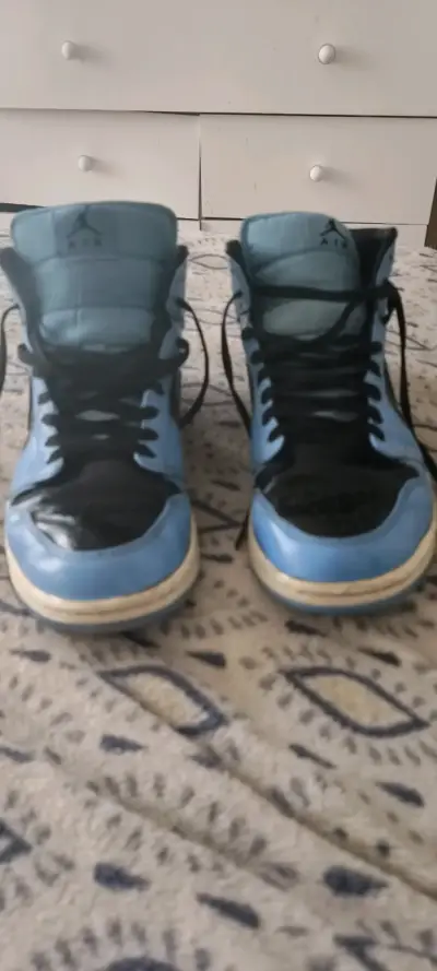 Zapatillas deportivas Air Jordan azul y negro - miniatura 1