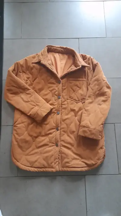 Chaqueta acolchada marrón para invierno - miniatura 1
