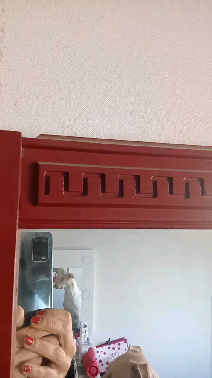 Espejo de pared con marco rojo - 3