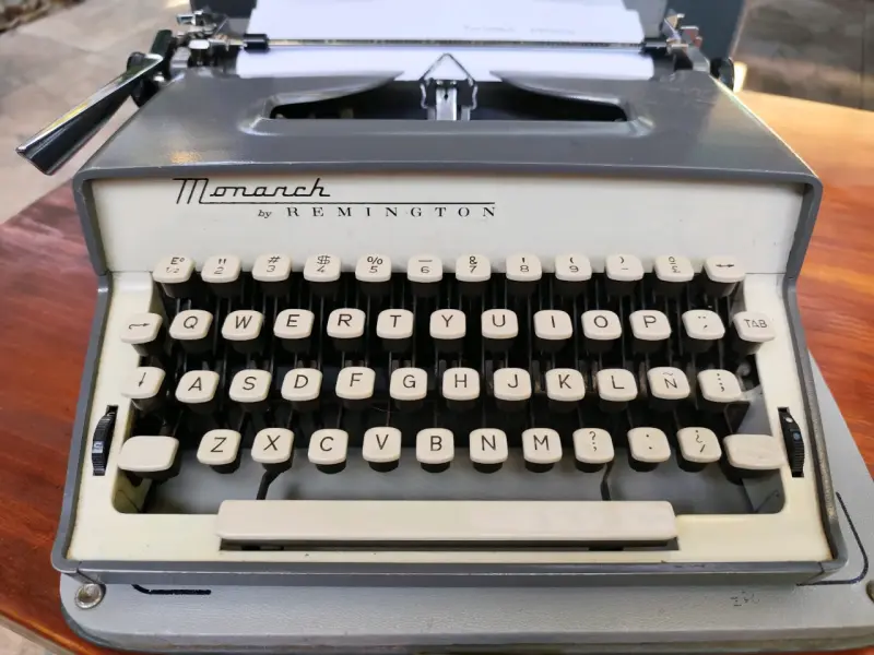 Máquina de escribir Remington Monarch vintage - 3
