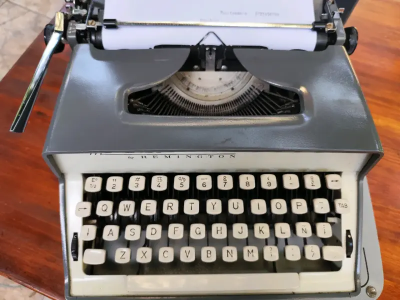 Máquina de escribir Remington Monarch vintage - 4