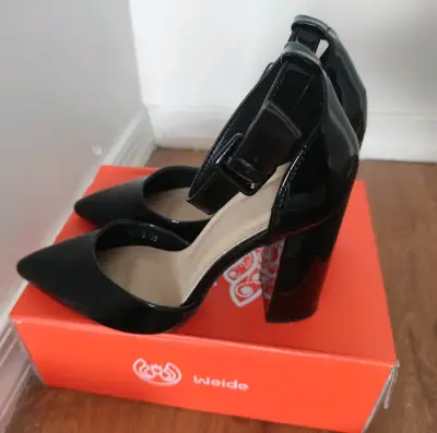 Zapatos de tacón negro charol con correa - miniatura 2
