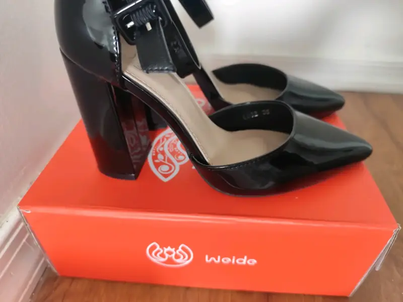 Zapatos de tacón negro charol con correa - 3