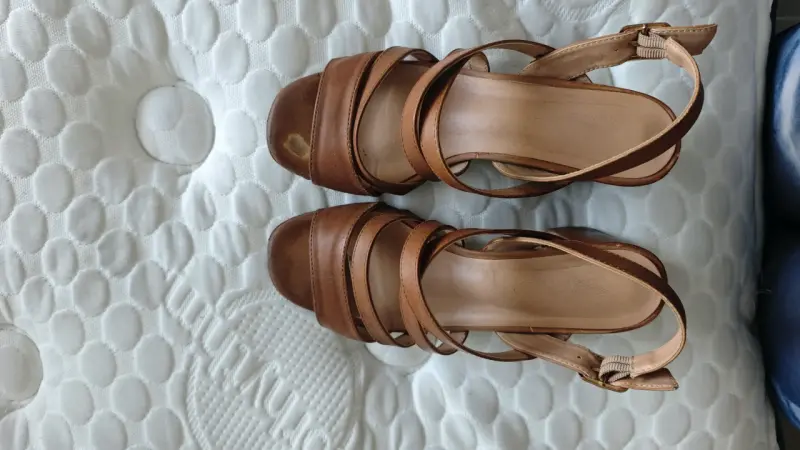 Sandalias marrón con tacón - 2