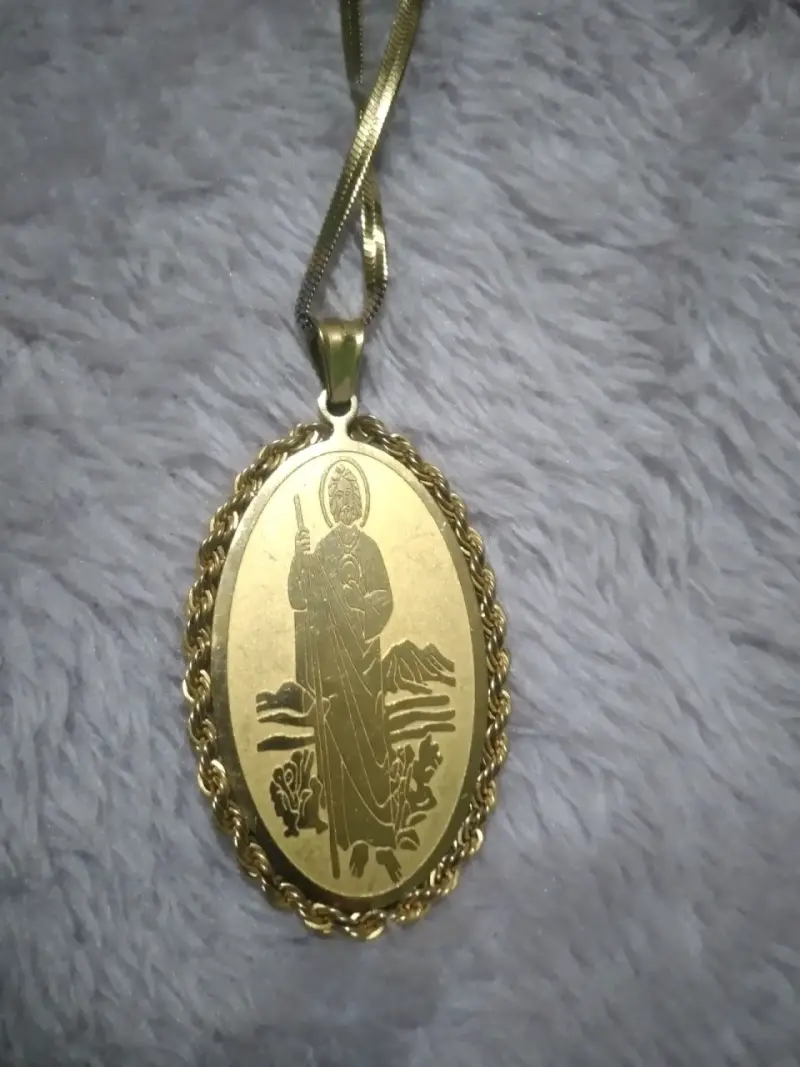 Collar dorado Virgen de Guadalupe - 2